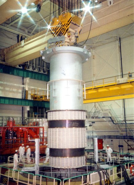 Charging of annealing furnace into reactors pressure vessel during Minor Reconstruction
